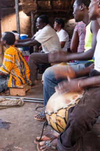 Joueurs de bara au cabaret Poto Poto, Bobo Dioulasso, Burkina Faso