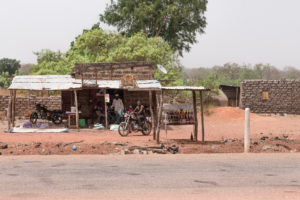 Magasin sur la bord de la route, Burkina Faso