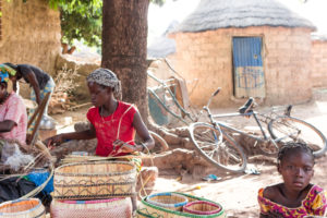 Village Lobi de vannières, artisanat Lobi, Burkina Faso