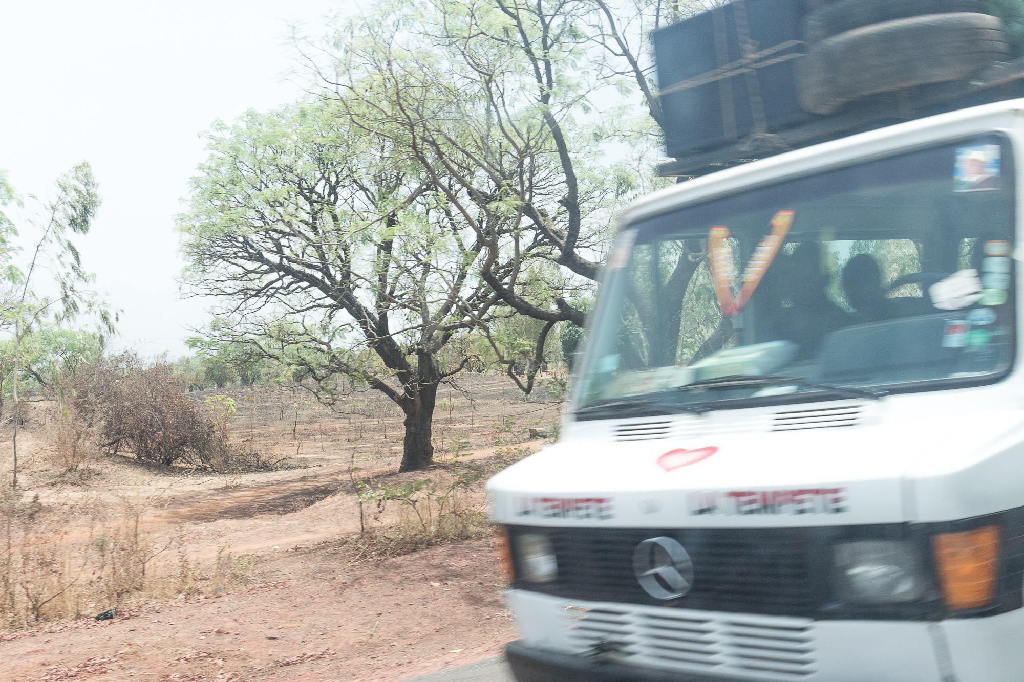 Taxi-brousse la Tempête, sur la route, Burkina Faso