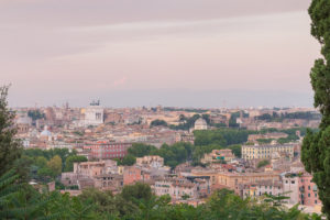 Coucher de soleil sur Rome depuis la colline du Janicule, Italie