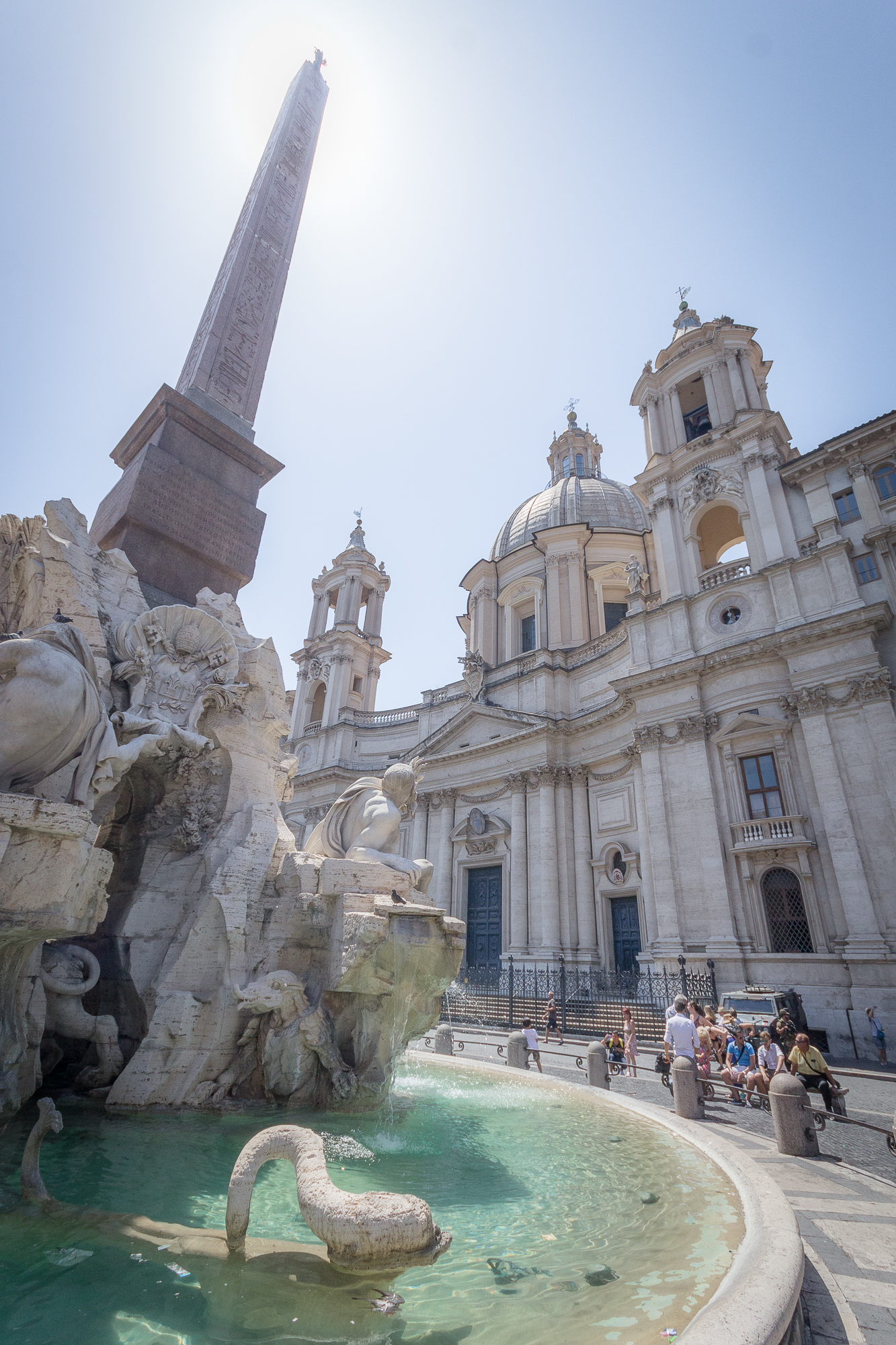 Obélisque et fontaine des Quatre-Fleuves, Église Sainte Agnès en Agone, Rome, Italie