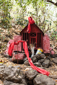 chapelle rouge dédiée à Saint Expedit, 3 bassins, la Reunion