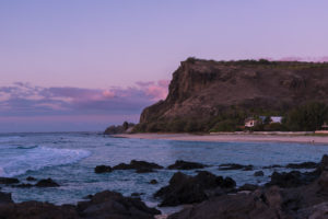 Dernières lueurs roses sur les falaises de Boucan-Canot, La Reunion