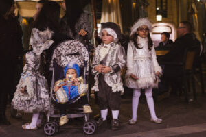 enfants en princes et princesses carnaval malte