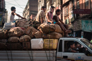 camionette très chargée calcutta