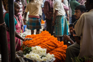 stand guirlande oeillets marché calcutta